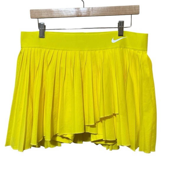 Like New - COURT DRI-FIT ELEVATED VICTORY TENNIS SKIRT - Yellow - Size XL - Picture 5 of 7